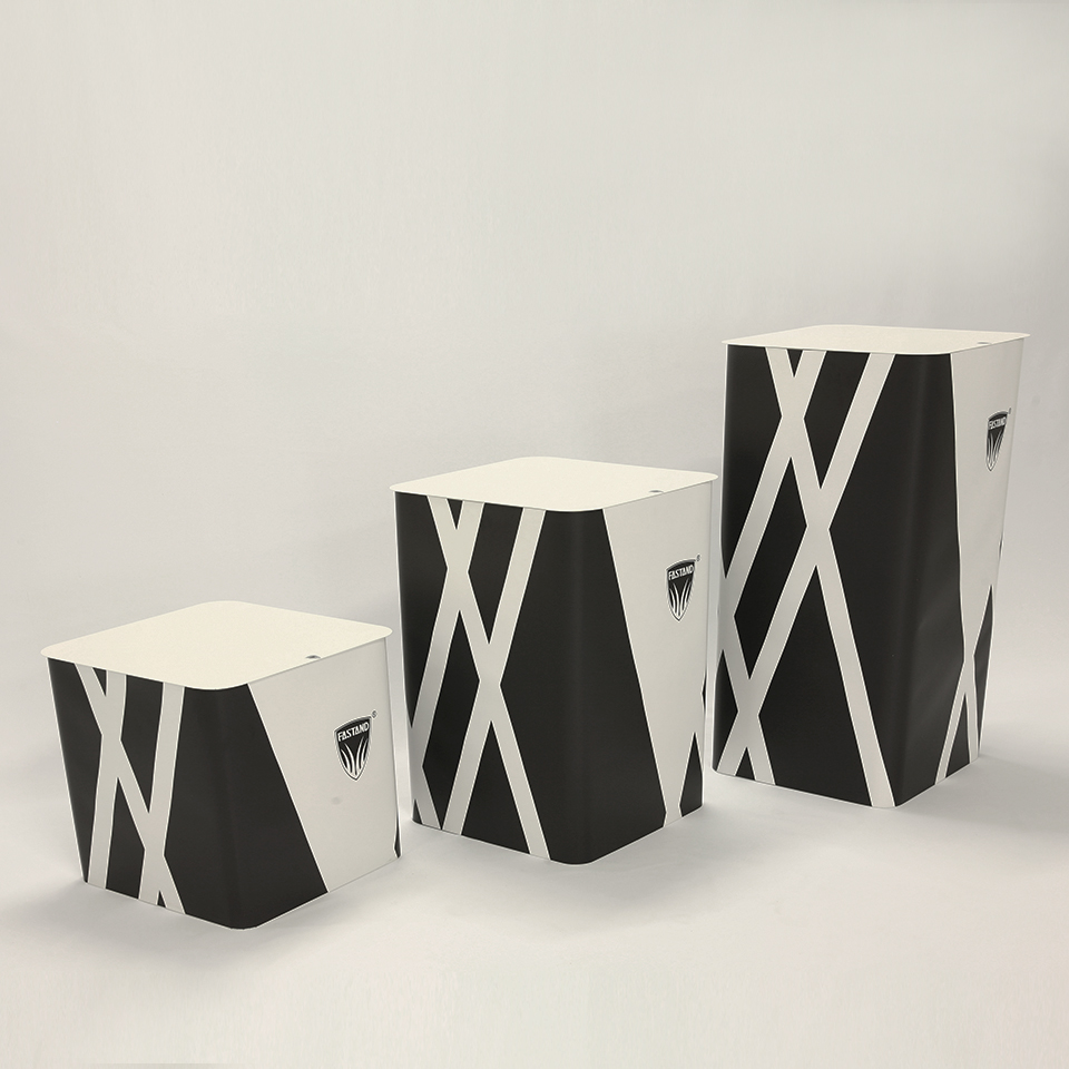 Stehpult quadrat in verschiedenen Höhen