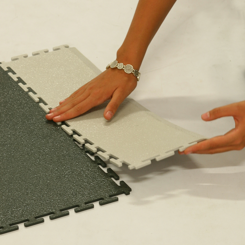 pavimento-incastro-gomma-pvc-1