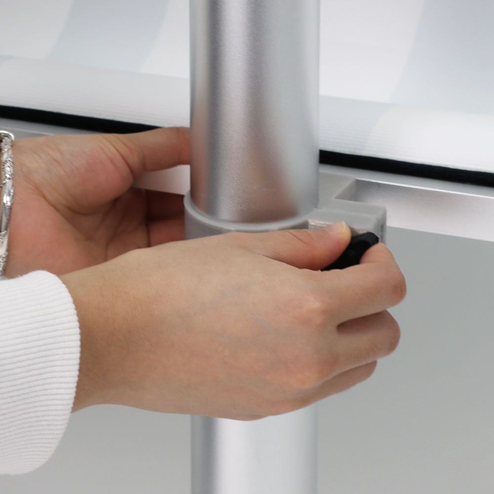 Teleskopischer Bannerständer