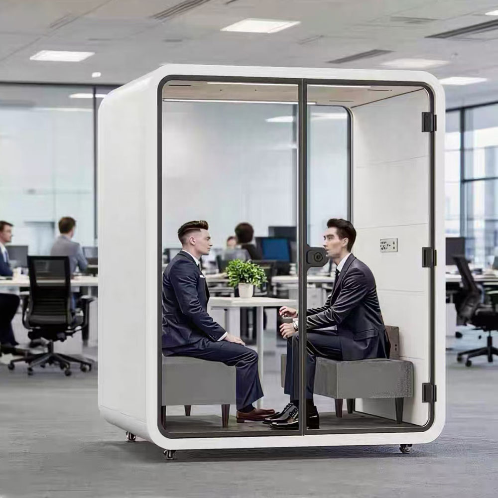 Ausstellungsstand mit Regalen und Ausstellungsnischen